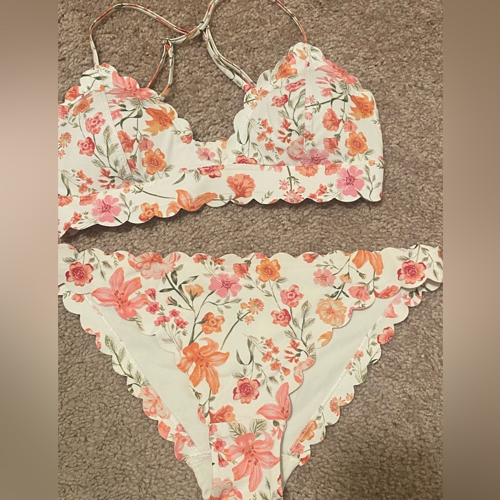 Sarah Cameron Scallop Floral Bikini Set ☀️